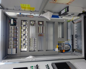 Control cabinet Uniovo lower Level